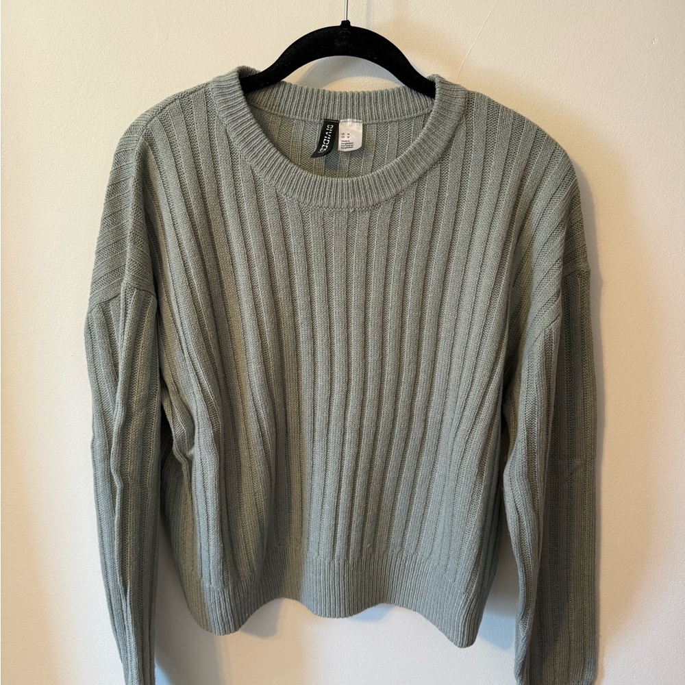 H&M Women's Gray Ribbed Sweater